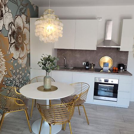 Lago-Apartment Midy, Sfeervol, Zwembad, Airco โดมาโซ ภายนอก รูปภาพ